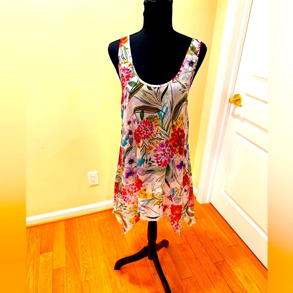 Francesca’s Floral Sleeveless Women's Top